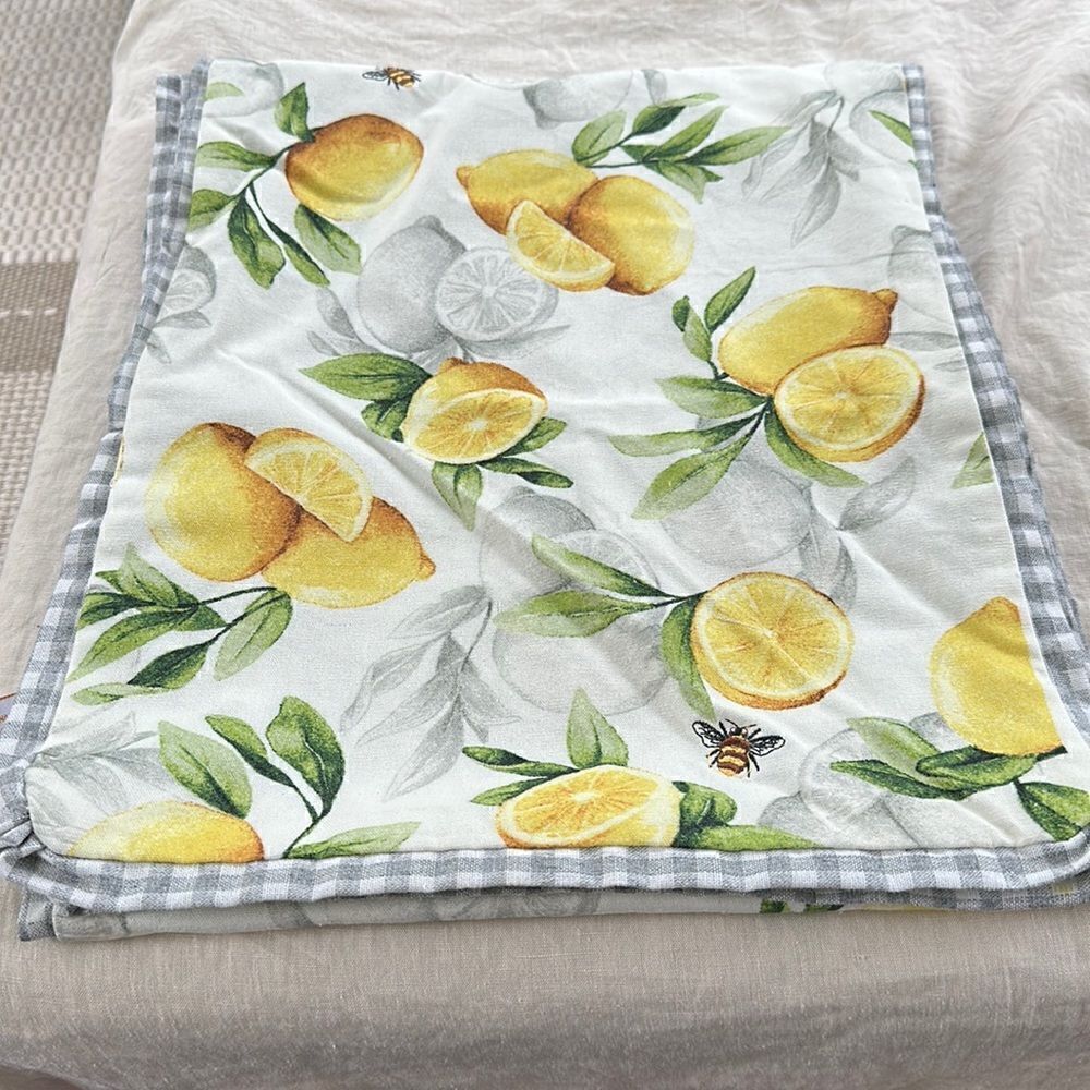 House & Garden Lemon & Bumble Themed Table Runner Decor